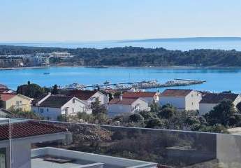Neues Appartement mit Panorama-Meerblick