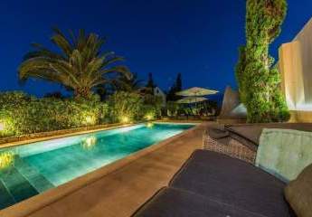 Erdgeschosswohnung mit Pool und Garten