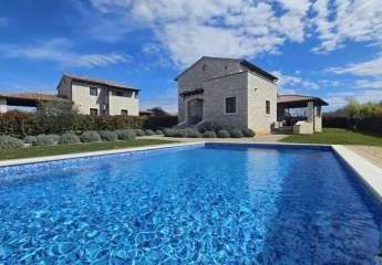 Mediterranes Haus mit Swimmingpool in ruhiger Lage, Region Rovinj