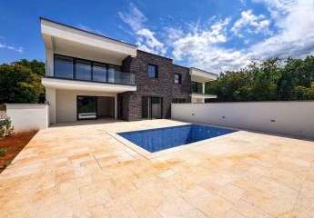 Maisonettewohnung mit Garten und Swimmingpool