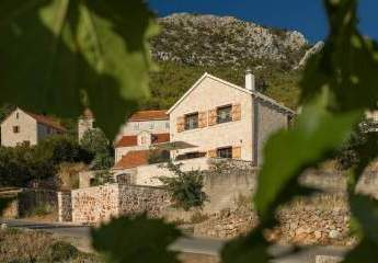 Mediterranes Steinhaus mit schönem Blick