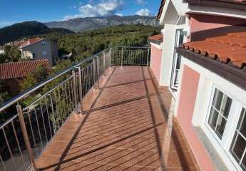 Dachgeschosswohnung mit Panorama-Meerblick und Community-Pool