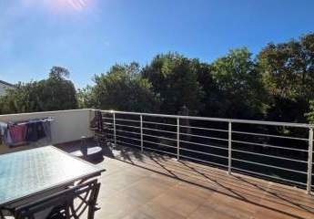 Wohnung mit großer Terrasse nahe dem Meer