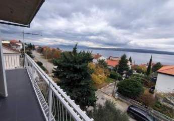 Möblierte Wohnung mit Blick auf das Meer