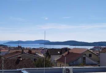 Modernes Neubau-Appartement mit Meerblick