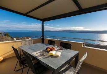 Moderne Maisonettewohnung mit Panorama-Meerblick