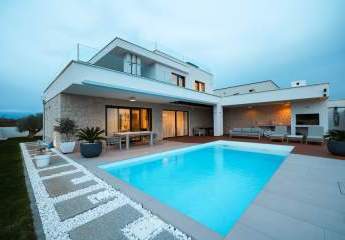 Moderne Villa mit Pool