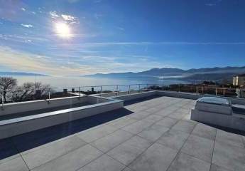 Modernes Penthouse im Neubau mit Panorama-Meerblick