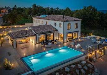 Mediterrane Villa mit Tennisplatz und großem Pool, Region Motovun