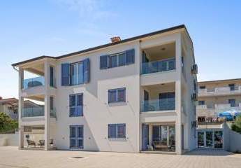 Apartmenthaus mit wunderschönem Meerblick