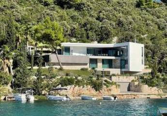 Luxusvilla in der 1. Reihe zum Meeresufer