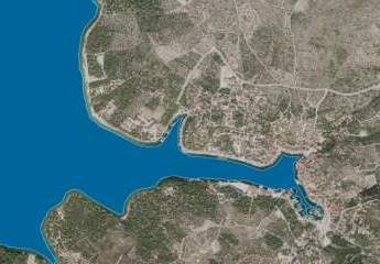 Großes Baugrundstück für Hotels, Villen in 1. Reihe zum Meer