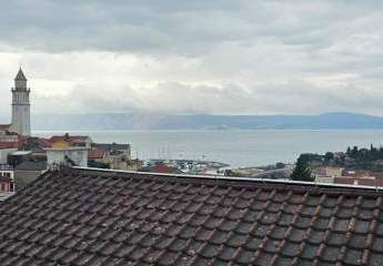 Renovierte Wohnung in zentraler Lage mit schönem Blick auf das Meer