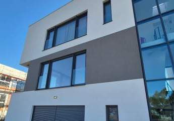 Moderne Neubauwohnung nahe dem Meer