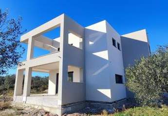 Moderne Villa mit Pool und Meerblick