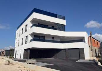 Moderne Neubauwohnungen mit Garage am Meer