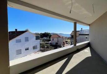 Modernes Neubau-Appartement mit Meerblick