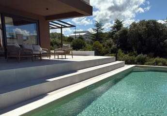 Luxuriöses Apartment im Erdgeschoss - mit privatem Garten und Pool