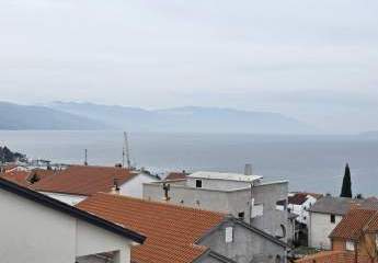 Neue Dachgeschosswohnung mit Meerblick