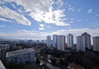 Wohnung mit Meerblick im Hochhaus