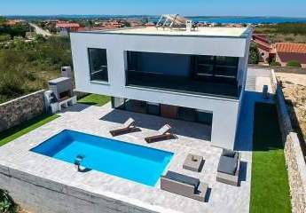 Moderne Villa mit Swimmingpool in ruhiger Lage, Region Zadar