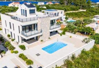 Apartmentvilla mit 4 Wohnungen und Swimmingpool, Insel Solta