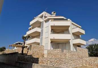 Wohnung mit moderner Möblierung