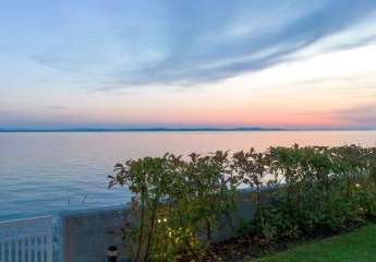 Mediterrane Villa in der ersten Reihe zum Meer