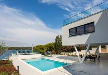 Moderne Villa mit Pool in der 1. Reihe zum Meer, Insel Solta