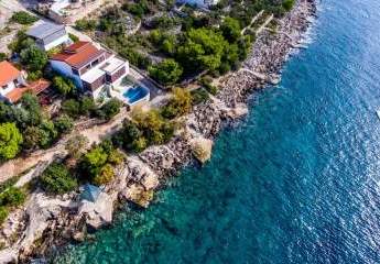 Modernes Haus direkt am Meer, Region Rogoznica