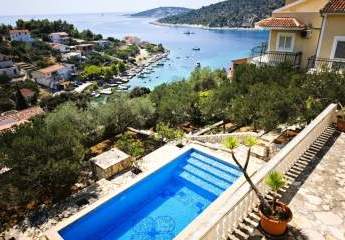 Villa mit Swimmingpool, Meerblick und Olivenhain, Region Rogoznica