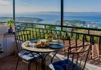 Haus mit Pool und Meerblick