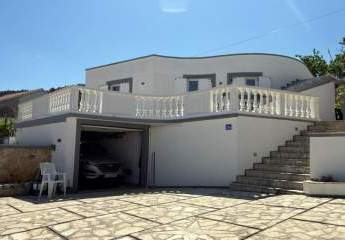Haus mit wunderschönem Blick auf das Velebit-Gebirge und das Meer