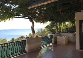 Haus in der ersten Linie zum Meer