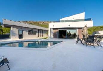 Moderne Villa mit Swimmingpool