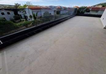 Modernes Neubau-Appartement mit großer Terrasse