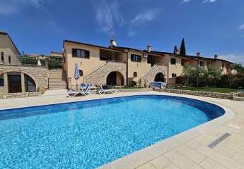 Reihenhaus mit Pool und Meerblick in der Region Porec