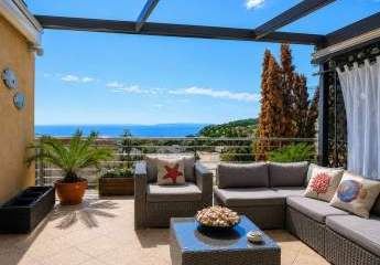 Möblierte Wohnung mit Meerblick und großer Terrasse