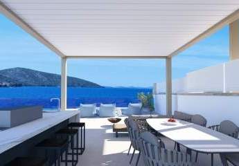 Luxusapartment mit Pool, Garten und Meerblick