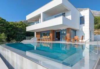 Moderne Villa mit beheiztem Pool, Wellnessbereich und Meerblick