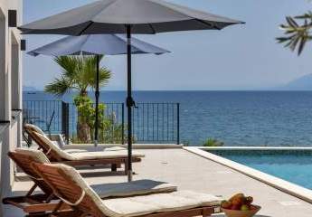 Luxusapartment in erster Reihe zum Meer mit Pool und Meerblick