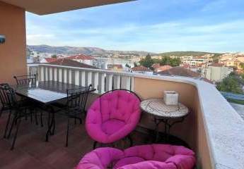 Apartment mit Meerblick und Balkon