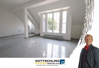 Lichtdurchflutete Wohnung, Tageslichtbad, 2 Balkone, 8 DG rechts