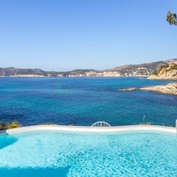 Investition, 400qm Villa in 1. Meereslinie, 5 Schlafzimmer und Pool – Santa Ponsa