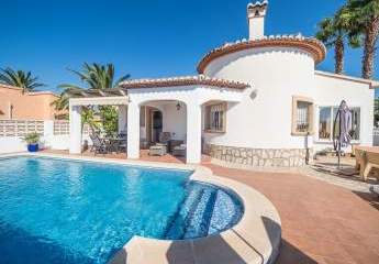 Schöne Villa mit Pool und gemütlicher Terrasse