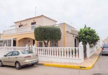 Diese hübsche Doppelhaushälfte in LOS ALTOS, Torrevieja