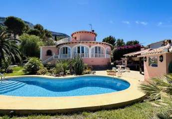 Wunderschöne Villa mit schönem Panoramablick aufs Meer und die Berge, 3 Schlafzimmer, 3 Bäder, Pool, Grill, Garage, nur 1 km von Denia entfernt