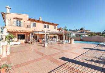 Klassisches mallorquinisches Herrenhaus mit Pool in Son Rapinya Mallorca zu verkaufen