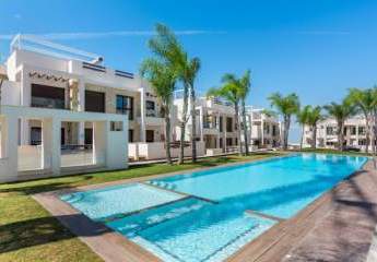 Sehr schöne Erdgeschoss-Wohnungen mit 2 Schlafzimmern, 2 Badezimmern und 2 Gemeinschaftspool