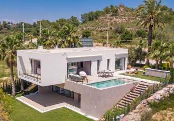 Luxusvillen mit 3 Schlafzimmern, 3 Bädern, Gäste-WC, Klimaanlage und Privatpool in der fantastischen Golfanlage Las Colinas